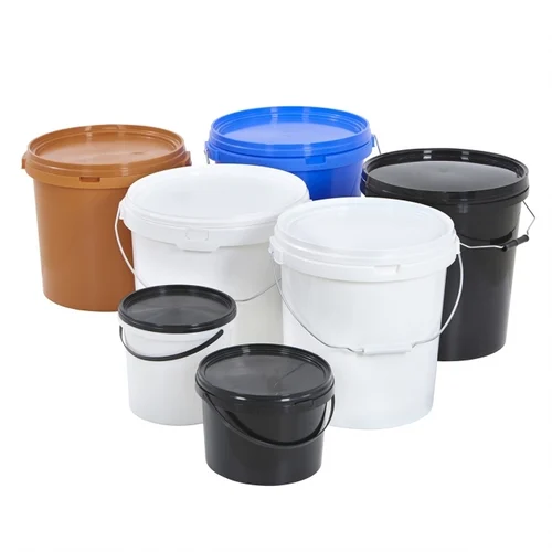 White plastic paint pail with lid and handle on a white background